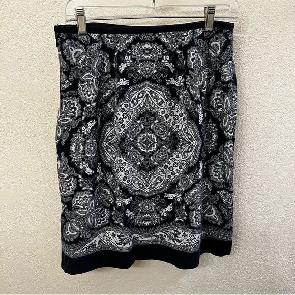 LOFT Silk Graphic Skirt (Size 6) - Picture 5 of 6